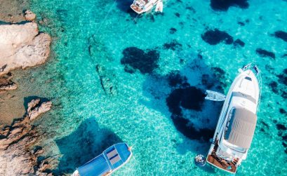 üç taşlar koyu söğüt